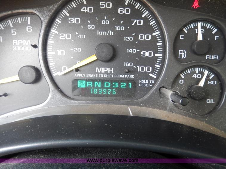 image for item H3003 2001 GMC Sierra 1500 SL pickup truck