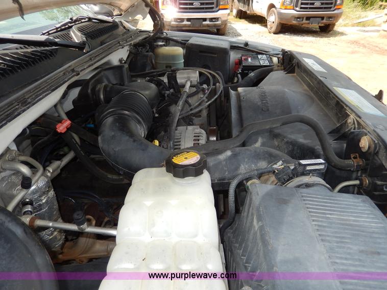 image for item H3003 2001 GMC Sierra 1500 SL pickup truck