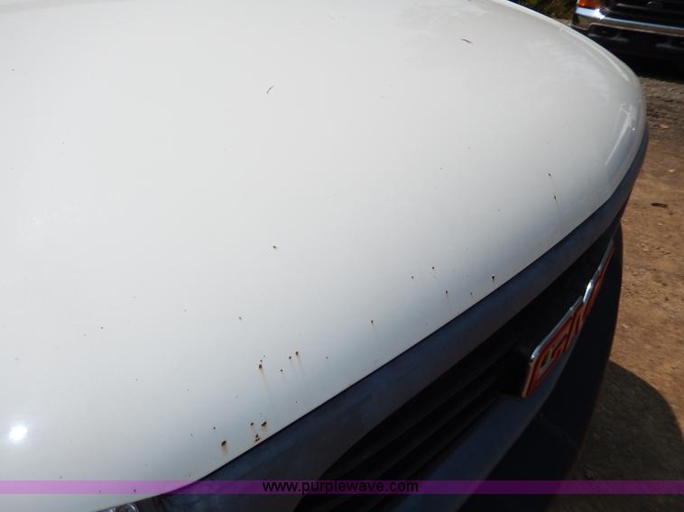 image for item H3003 2001 GMC Sierra 1500 SL pickup truck