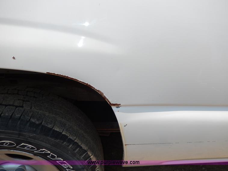 image for item H3003 2001 GMC Sierra 1500 SL pickup truck