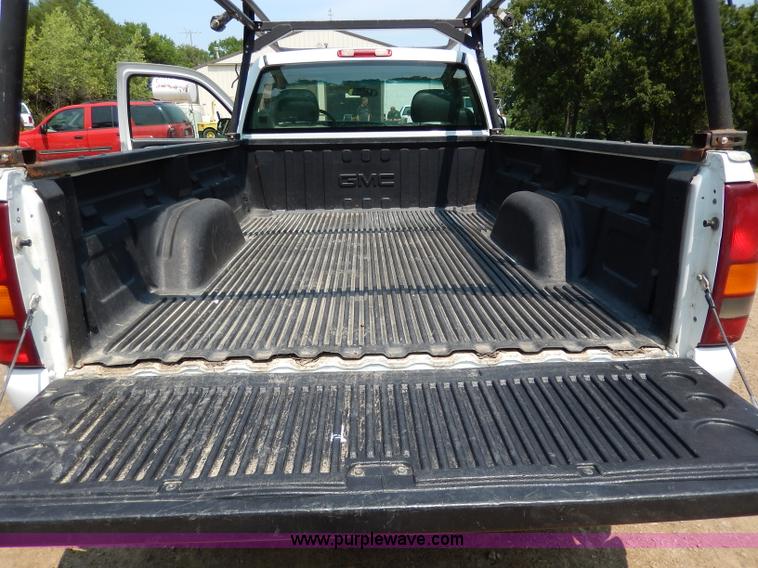 image for item H3003 2001 GMC Sierra 1500 SL pickup truck