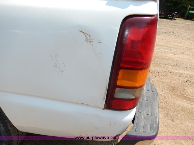 image for item H3003 2001 GMC Sierra 1500 SL pickup truck