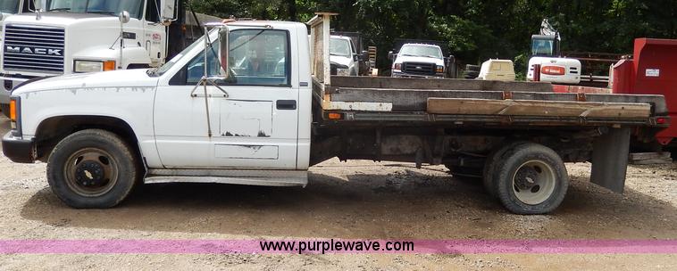 image for item H3006 1992 Chevrolet Cheyenne 3500 flatbed dump truck