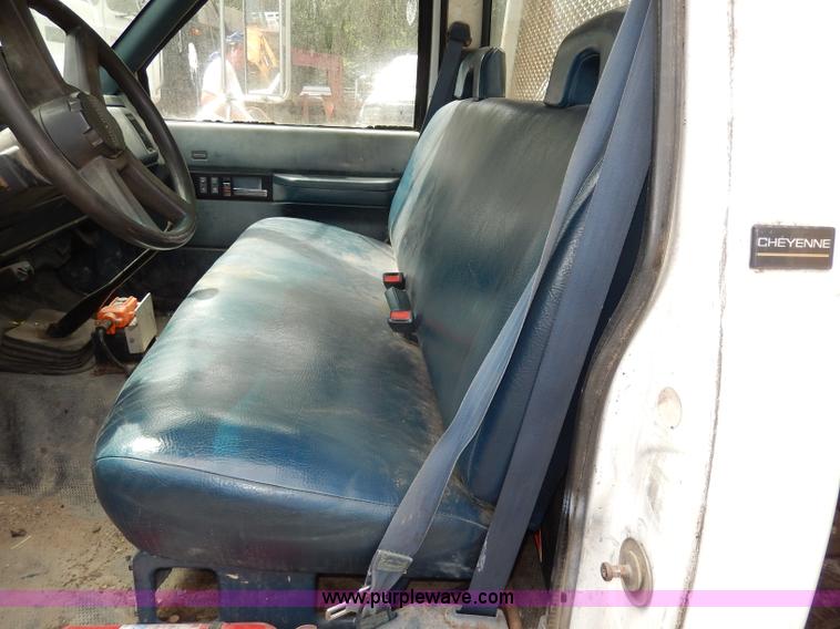 image for item H3006 1992 Chevrolet Cheyenne 3500 flatbed dump truck