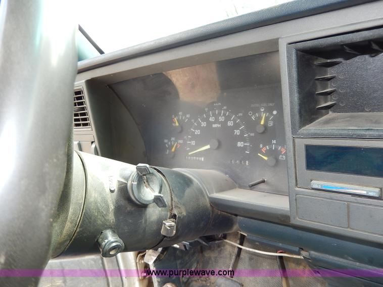 image for item H3006 1992 Chevrolet Cheyenne 3500 flatbed dump truck