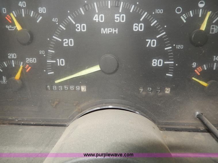 image for item H3006 1992 Chevrolet Cheyenne 3500 flatbed dump truck