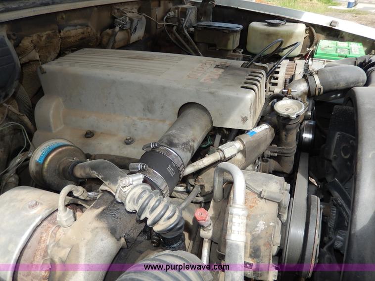 image for item H3006 1992 Chevrolet Cheyenne 3500 flatbed dump truck