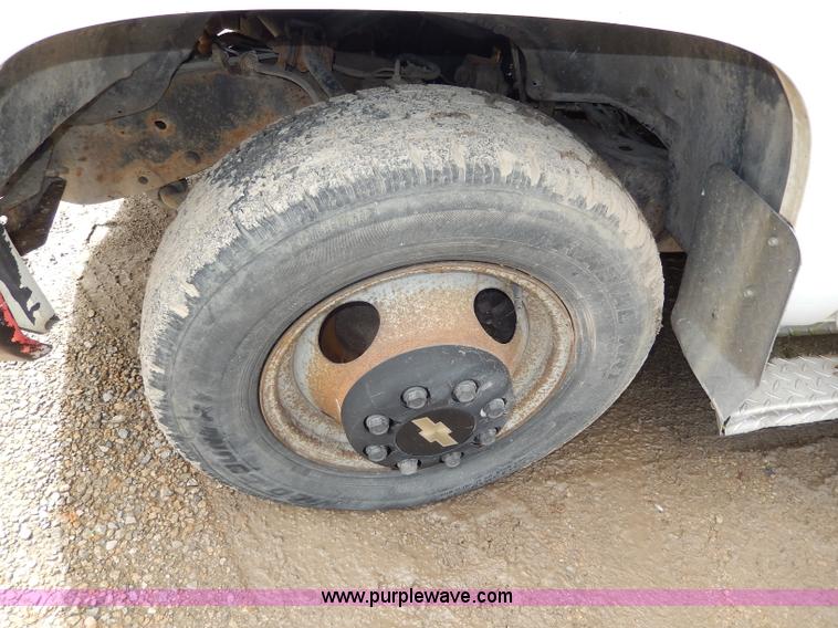 image for item H3006 1992 Chevrolet Cheyenne 3500 flatbed dump truck