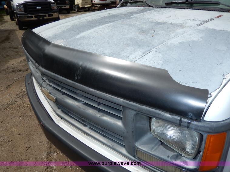 image for item H3006 1992 Chevrolet Cheyenne 3500 flatbed dump truck