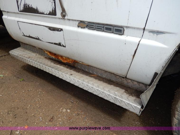 image for item H3006 1992 Chevrolet Cheyenne 3500 flatbed dump truck