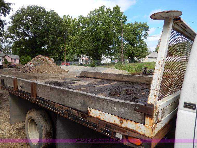 image for item H3006 1992 Chevrolet Cheyenne 3500 flatbed dump truck