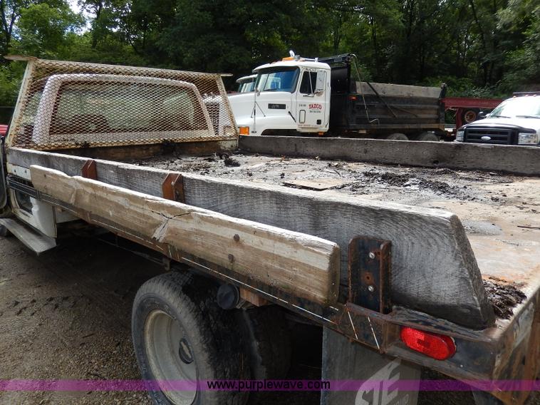 image for item H3006 1992 Chevrolet Cheyenne 3500 flatbed dump truck