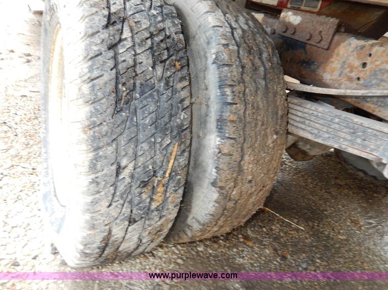 image for item H3006 1992 Chevrolet Cheyenne 3500 flatbed dump truck