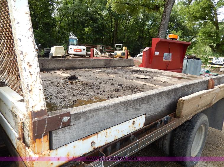 image for item H3006 1992 Chevrolet Cheyenne 3500 flatbed dump truck