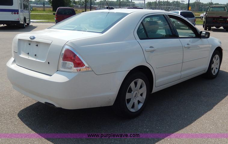image for item H3027 2008 Ford Fusion S