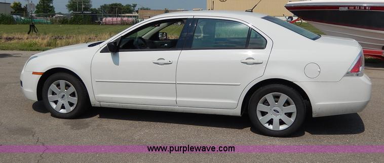 image for item H3027 2008 Ford Fusion S