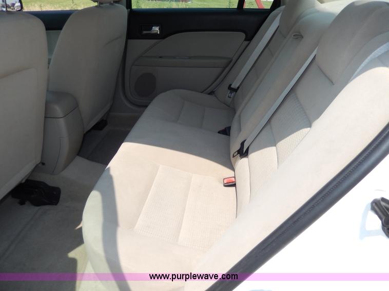 image for item H3027 2008 Ford Fusion S