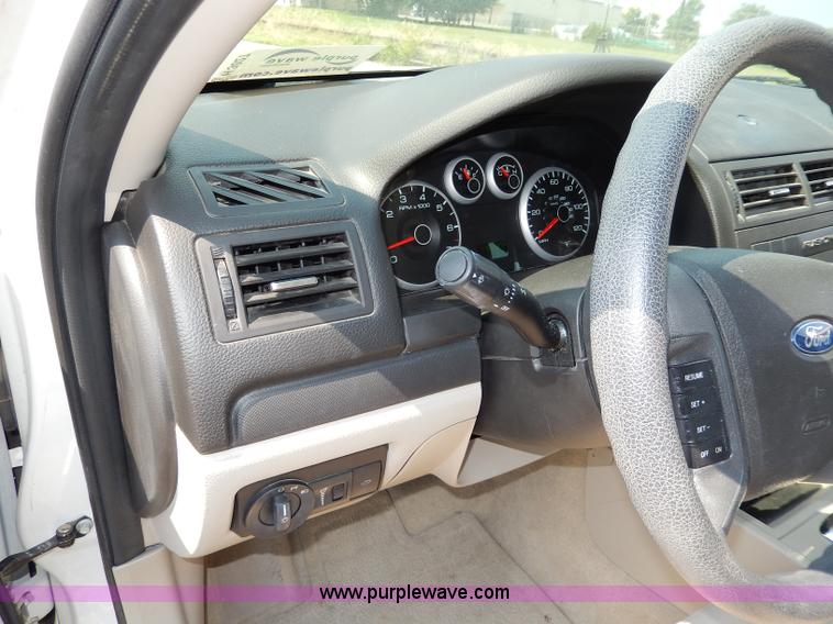 image for item H3027 2008 Ford Fusion S