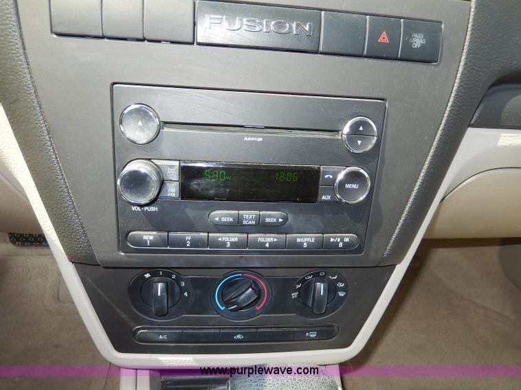 image for item H3027 2008 Ford Fusion S