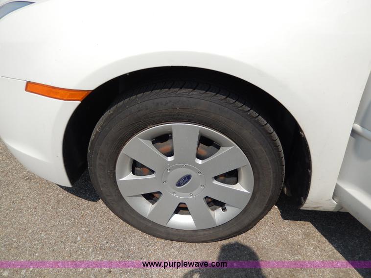 image for item H3027 2008 Ford Fusion S