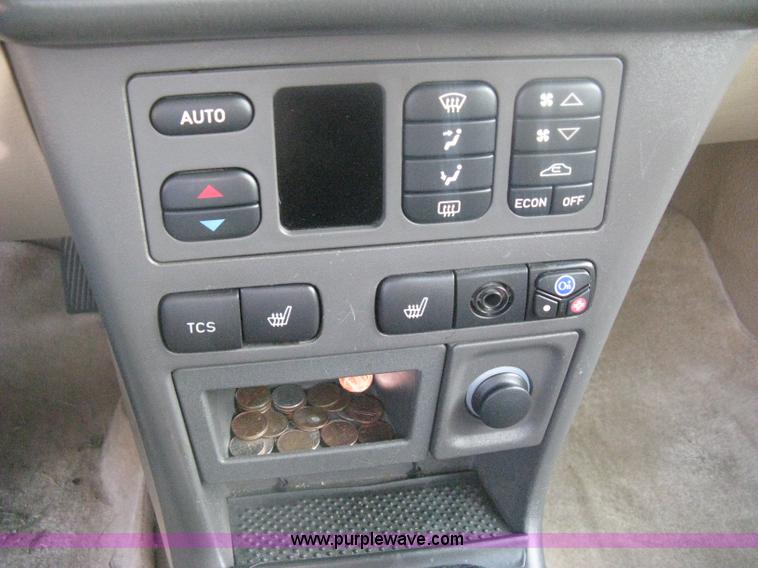 image for item H6455 2003 Saab 9-3 SE convertible