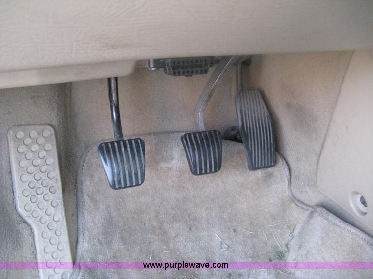 image for item H6455 2003 Saab 9-3 SE convertible