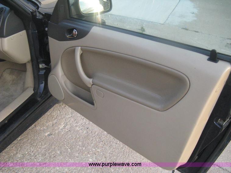 image for item H6455 2003 Saab 9-3 SE convertible