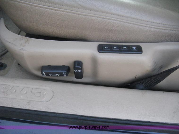 image for item H6455 2003 Saab 9-3 SE convertible