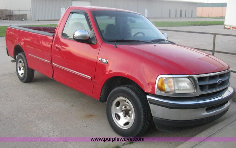 image for item H6456 1998 Ford F150 XLT pickup truck