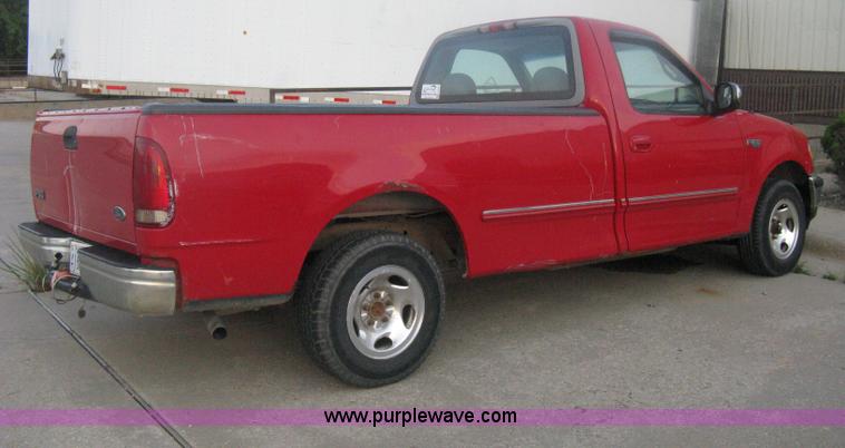image for item H6456 1998 Ford F150 XLT pickup truck