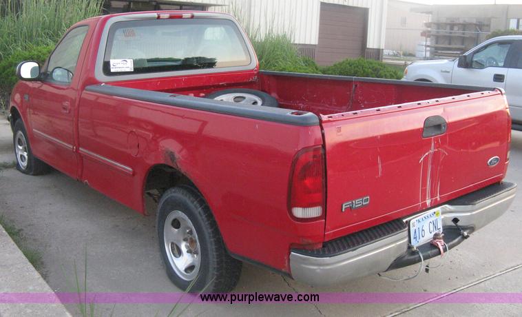image for item H6456 1998 Ford F150 XLT pickup truck