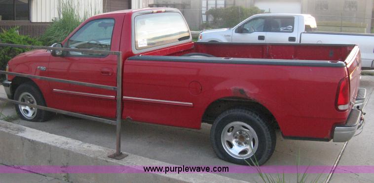 image for item H6456 1998 Ford F150 XLT pickup truck