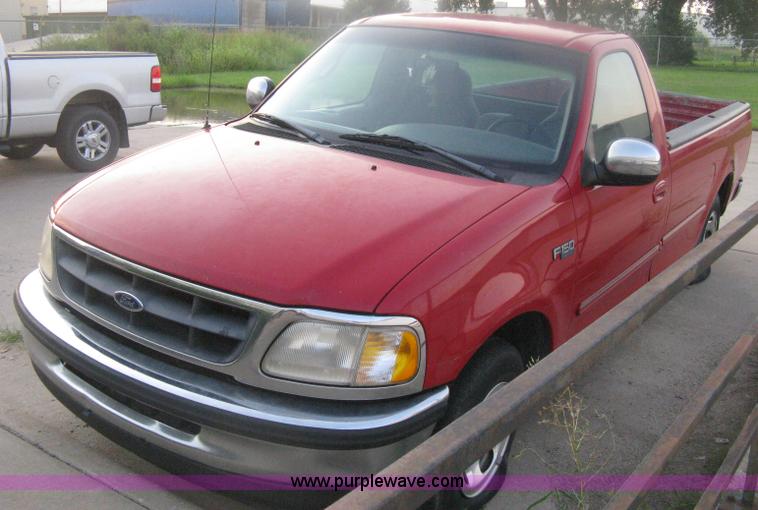 image for item H6456 1998 Ford F150 XLT pickup truck