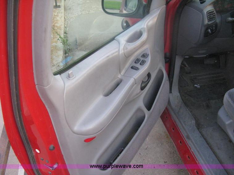 image for item H6456 1998 Ford F150 XLT pickup truck