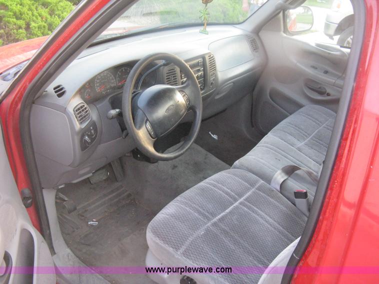 image for item H6456 1998 Ford F150 XLT pickup truck