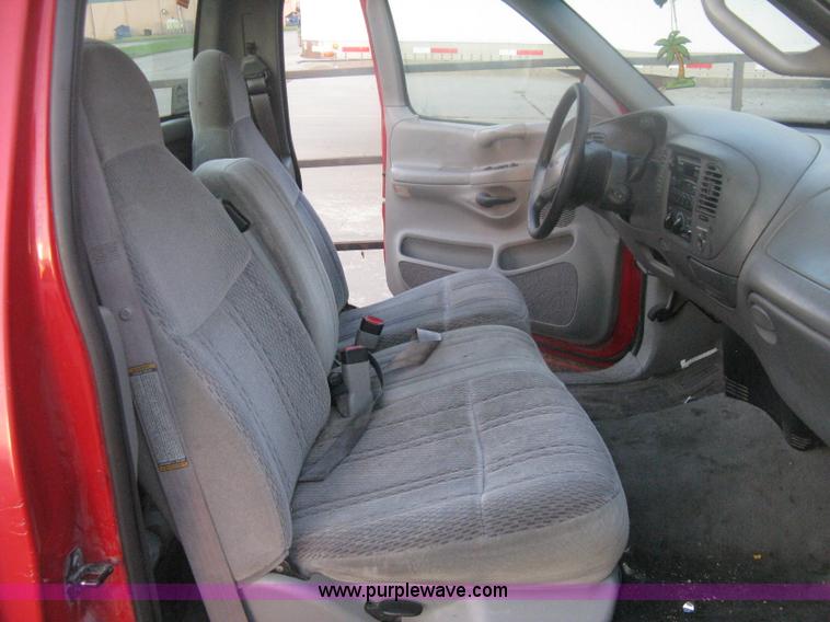 image for item H6456 1998 Ford F150 XLT pickup truck