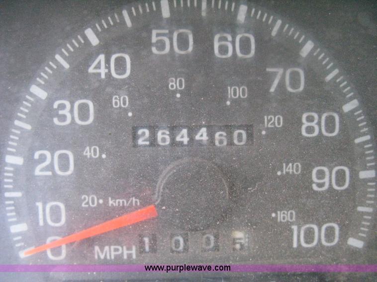 image for item H6456 1998 Ford F150 XLT pickup truck