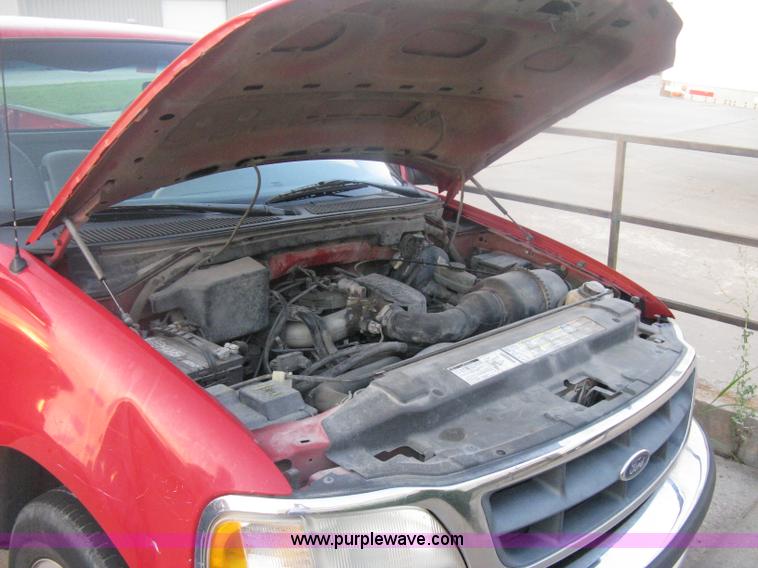 image for item H6456 1998 Ford F150 XLT pickup truck