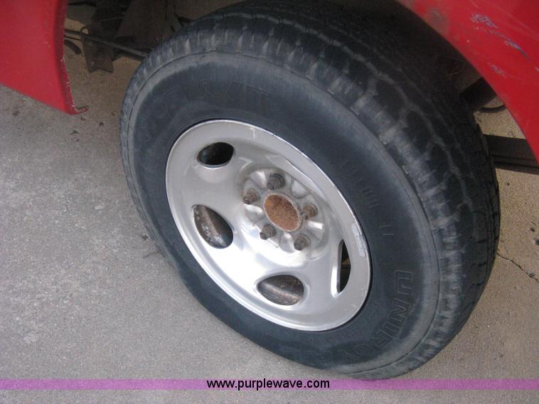 image for item H6456 1998 Ford F150 XLT pickup truck