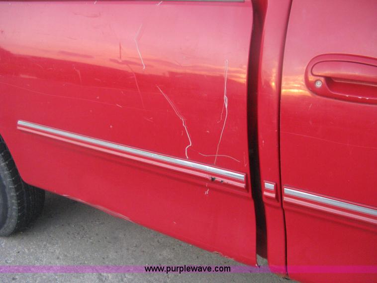 image for item H6456 1998 Ford F150 XLT pickup truck