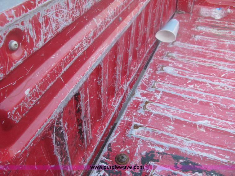 image for item H6456 1998 Ford F150 XLT pickup truck