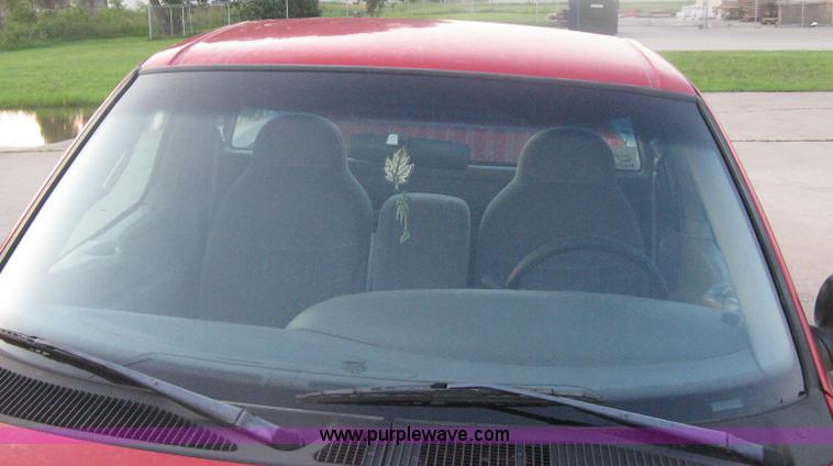 image for item H6456 1998 Ford F150 XLT pickup truck