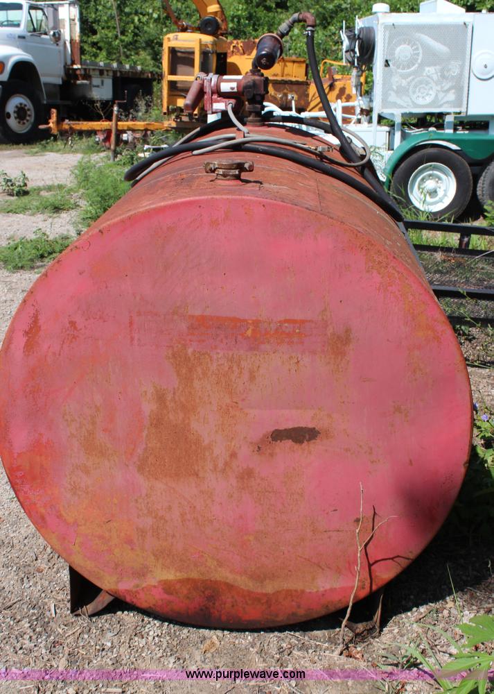image for item H6546 500 gallon fuel tank