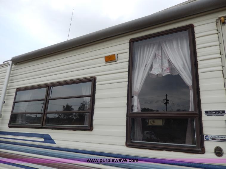 image for item I4373 1988 Coachmen Catalina fifth wheel camper