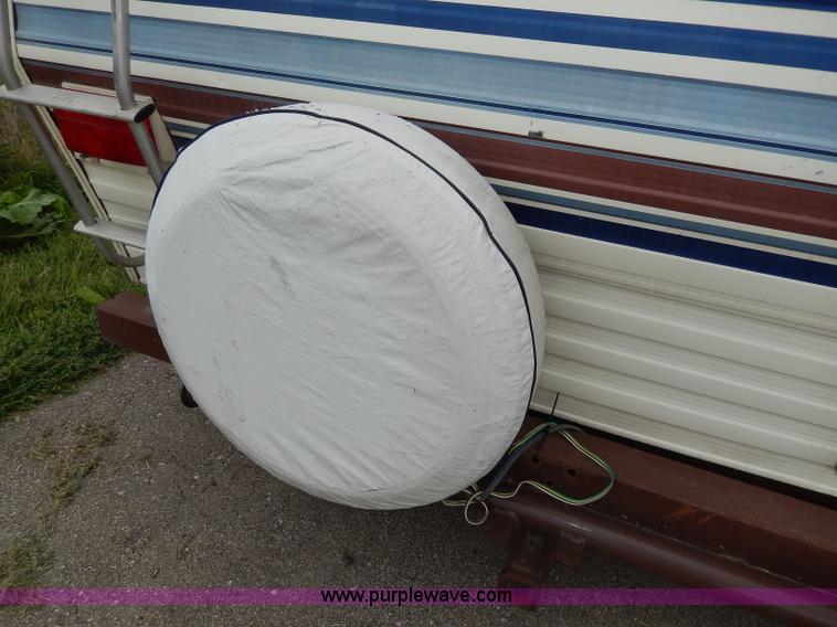 image for item I4373 1988 Coachmen Catalina fifth wheel camper