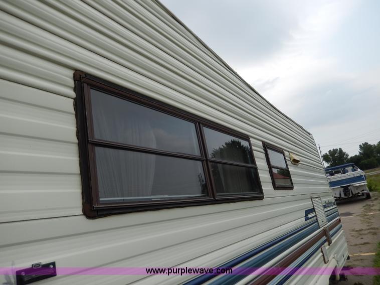 image for item I4373 1988 Coachmen Catalina fifth wheel camper