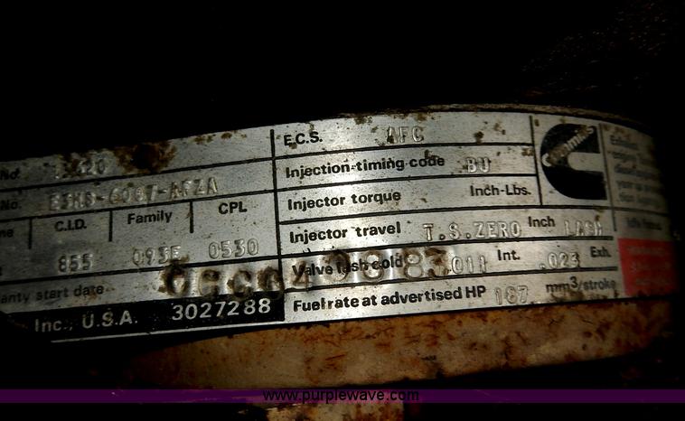 image for item I4443 1983 Ford LNT9000 semi truck