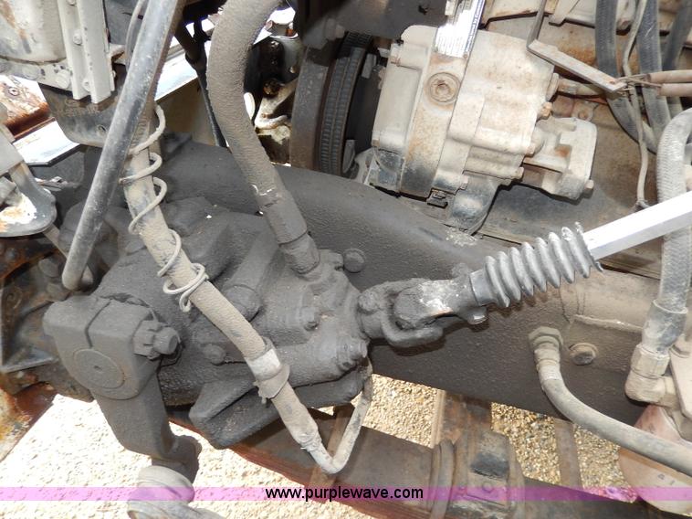 image for item I4443 1983 Ford LNT9000 semi truck