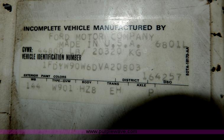 image for item I4443 1983 Ford LNT9000 semi truck