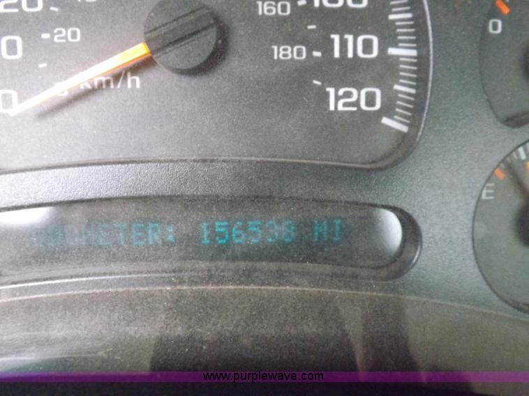 image for item I7657 2006 Chevrolet 2500 HD utility bed truck